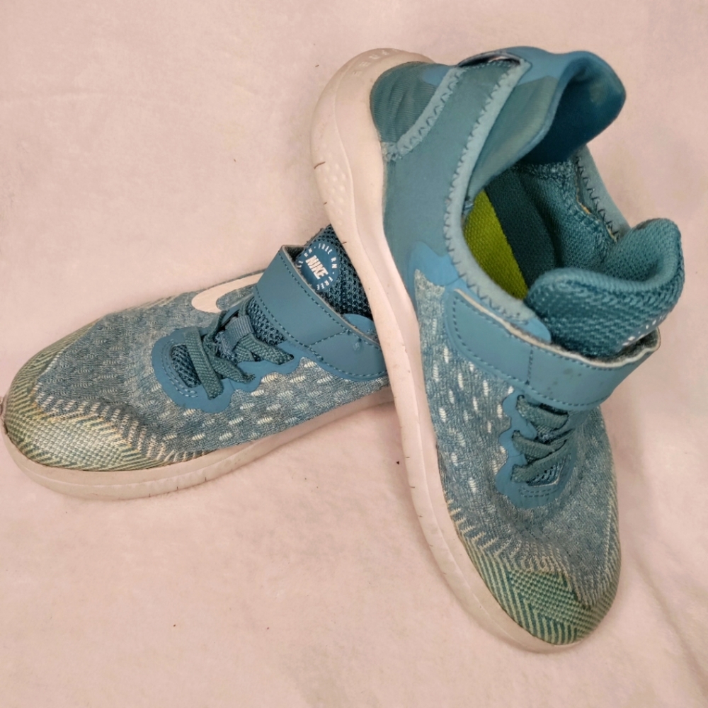 Girls size 1.5 Nike tennis shoes - Picture 1 of 4